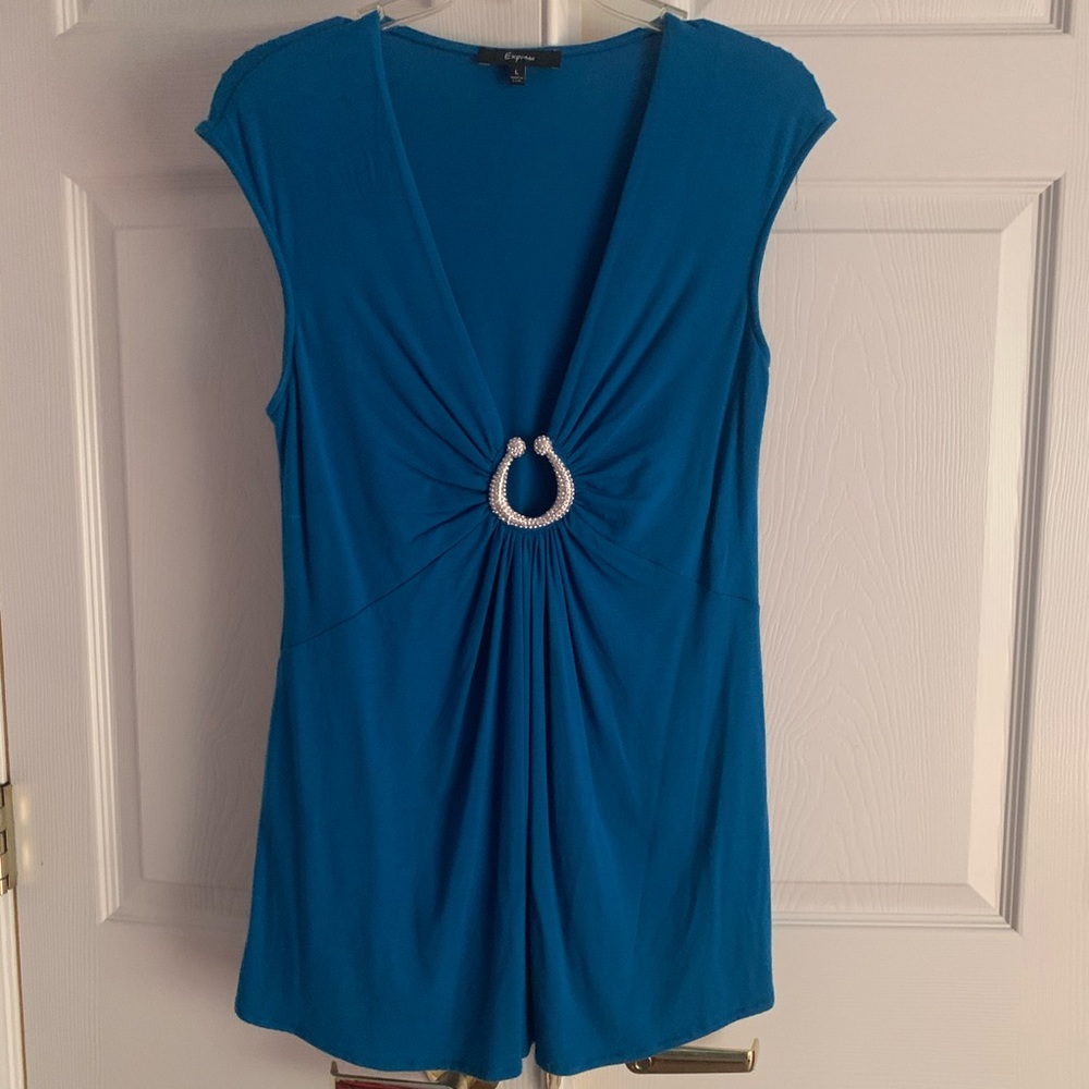 Deep V Top Date night aqua silver horseshoe detail